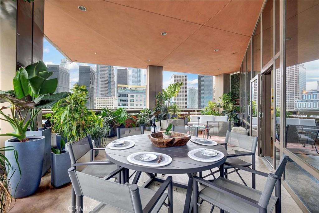 MLS #DW25268165 image #0