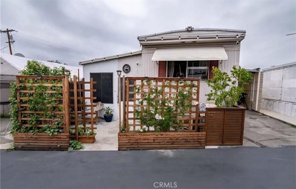 MLS #DW25268330 image #0