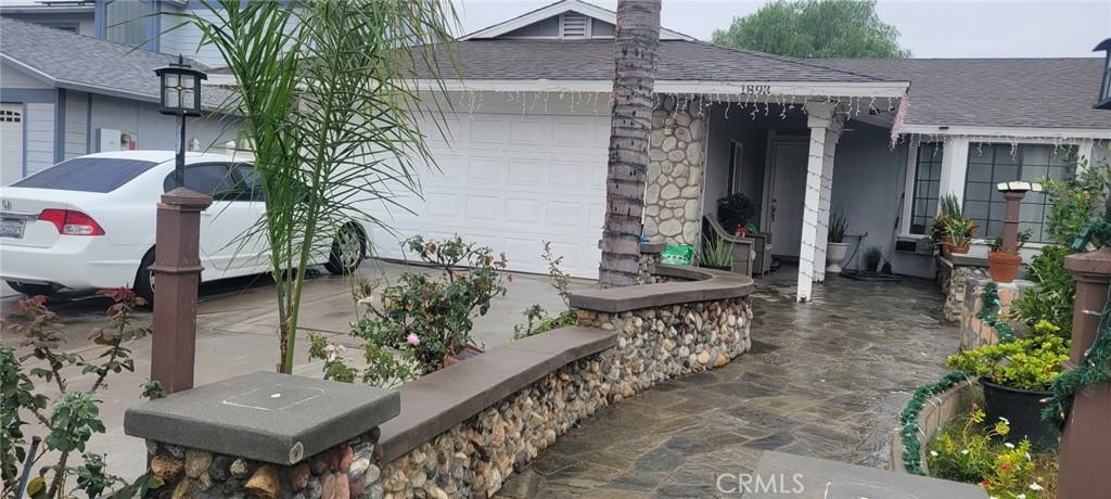 MLS #DW25270288 image #0