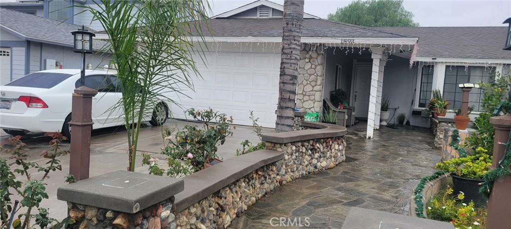 MLS #DW25270288 image #0