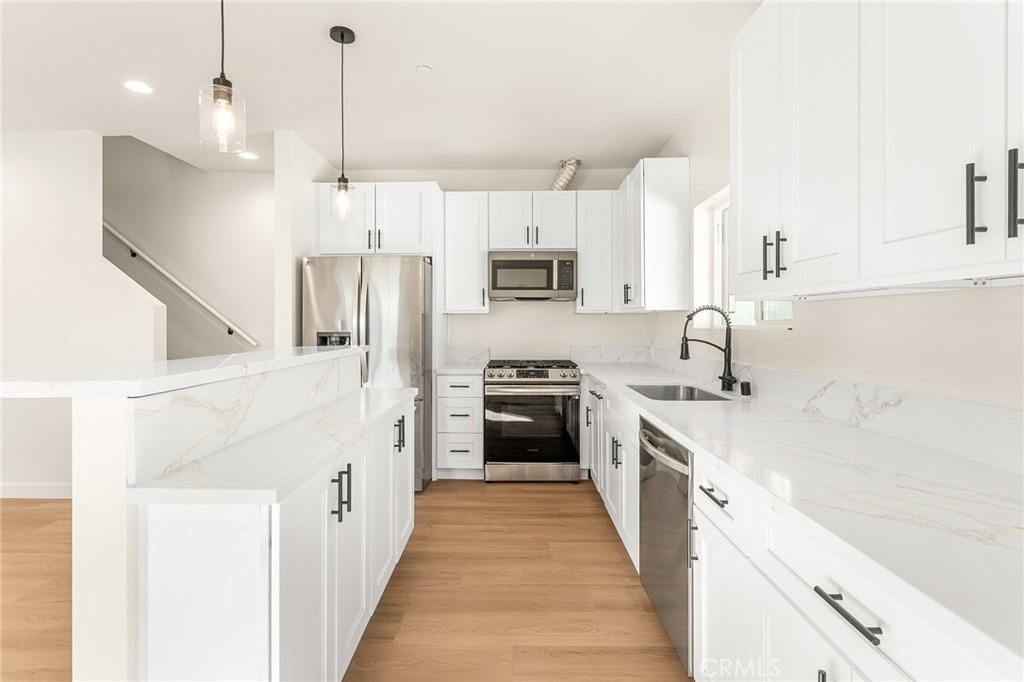 MLS #DW25271919 image #0