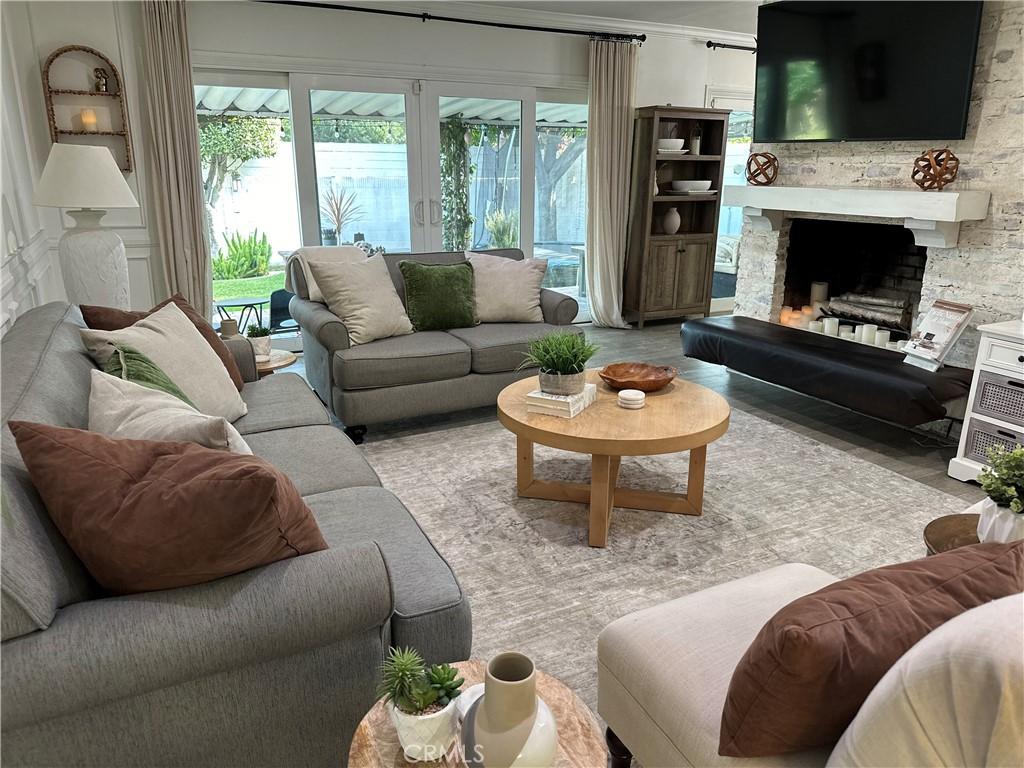 MLS #DW25276167 image #0