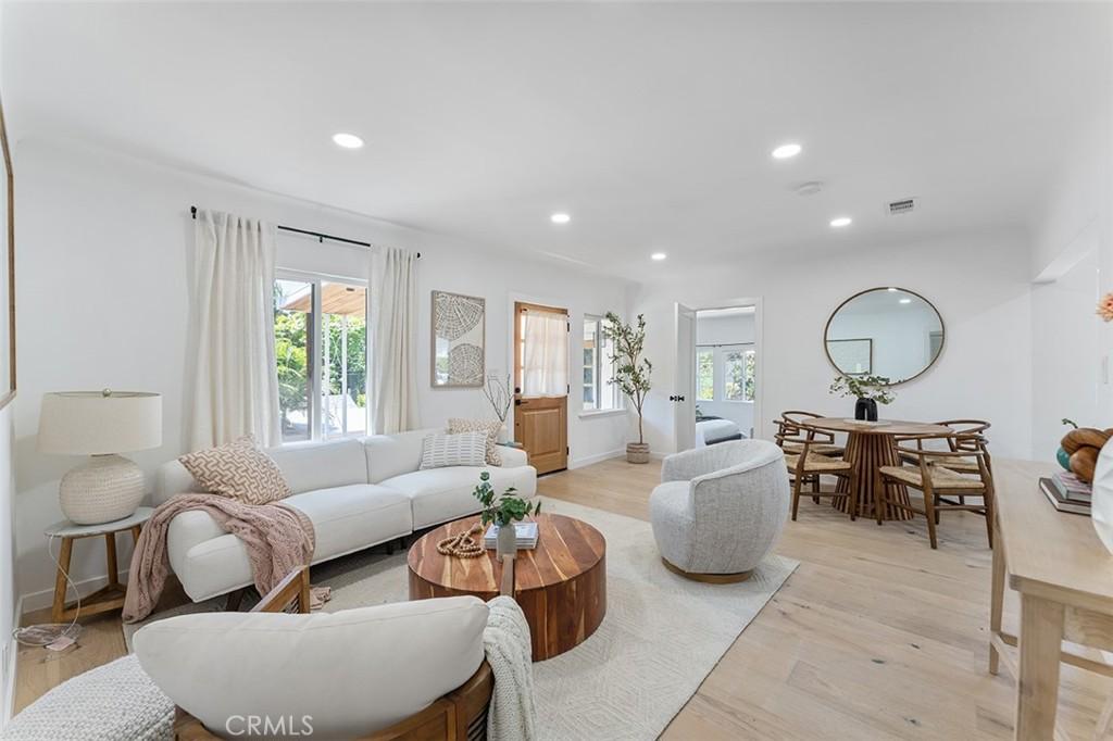 MLS #DW25277515 image #0