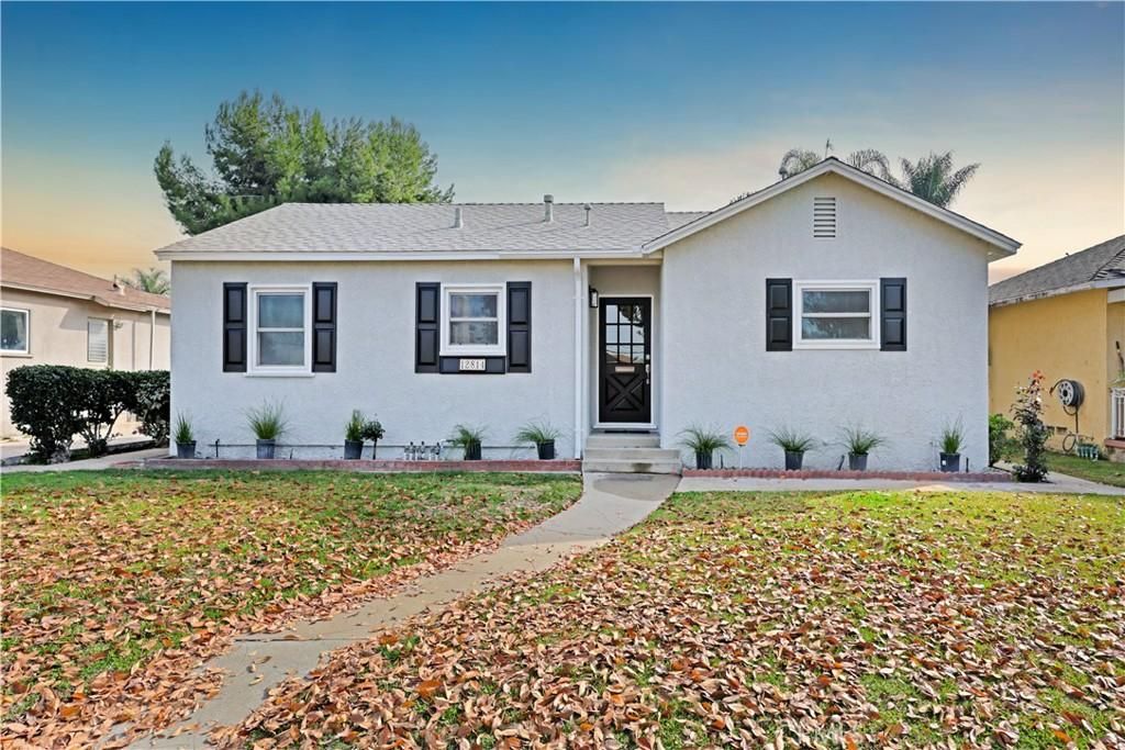 MLS #DW25278104 image #0