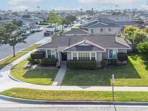 MLS #DW25280086 image #0