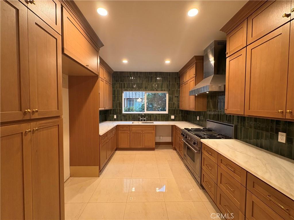 MLS #DW25280430 image #0