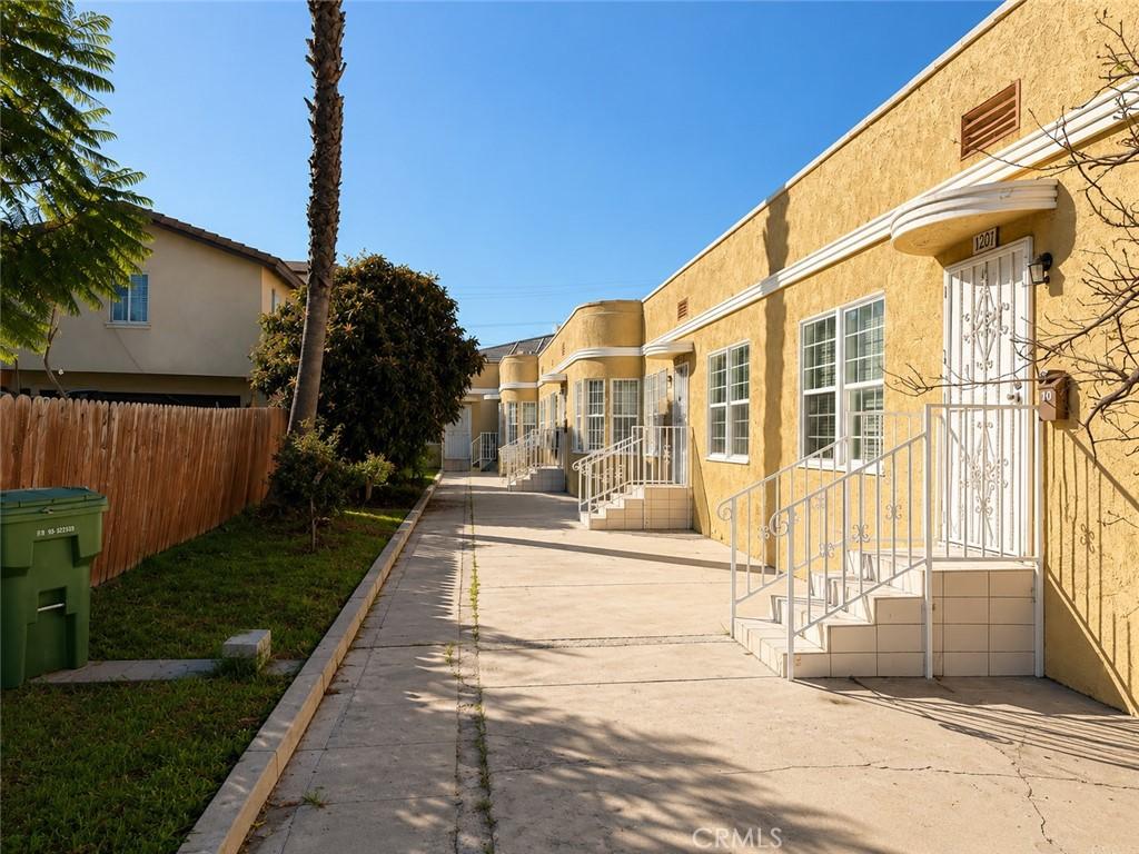 6121 10th Los Angeles CA 90043 | MLS #DW25281483 45 MLS #DW25281483 image #0
