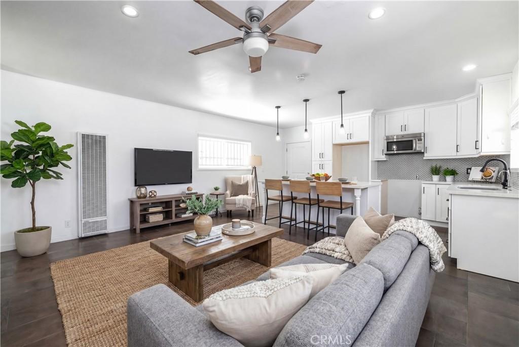 MLS #DW26002376 image #0