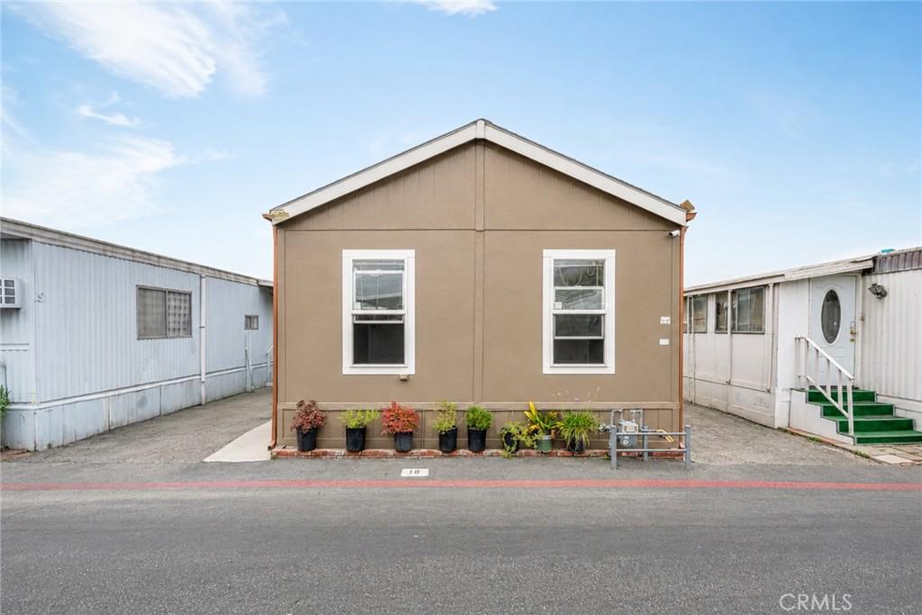 MLS #DW26025472 image #0
