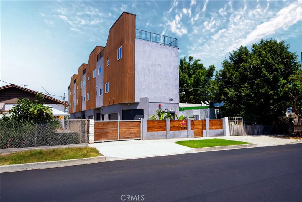 MLS #DW26025952 image #0