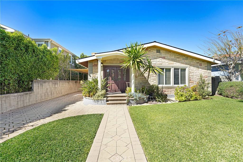 MLS #DW26062647 image #0