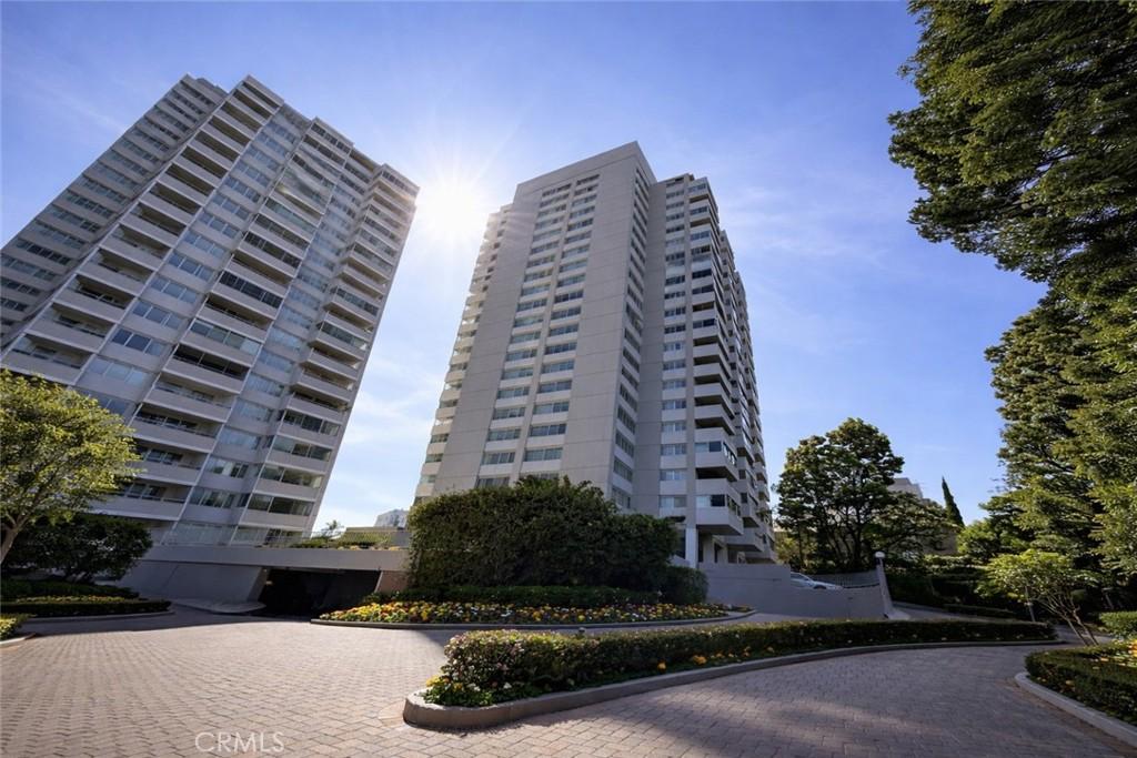 865 Comstock #16A Los Angeles CA 90024 | MLS #DW26065039 45 MLS #DW26065039 image #0