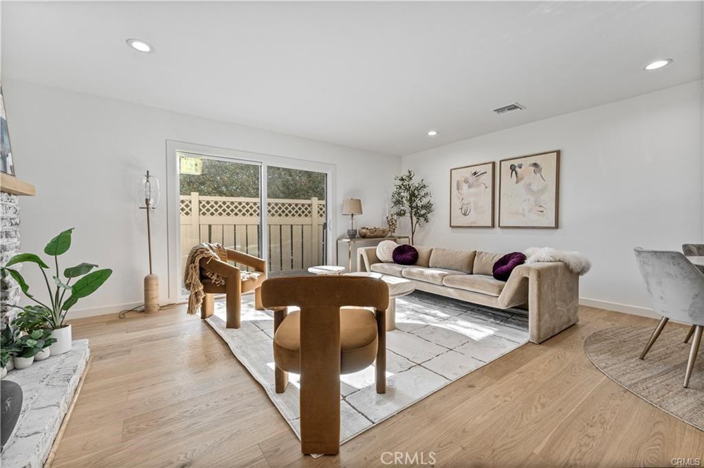 MLS #DW26075084 image #0