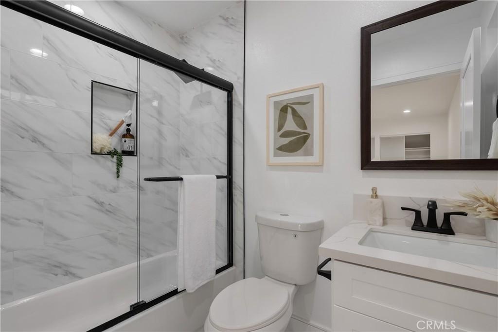 2708 S Cochran ST Los Angeles CA 90016 | MLS #DW26104336 45 MLS #DW26104336 image #0