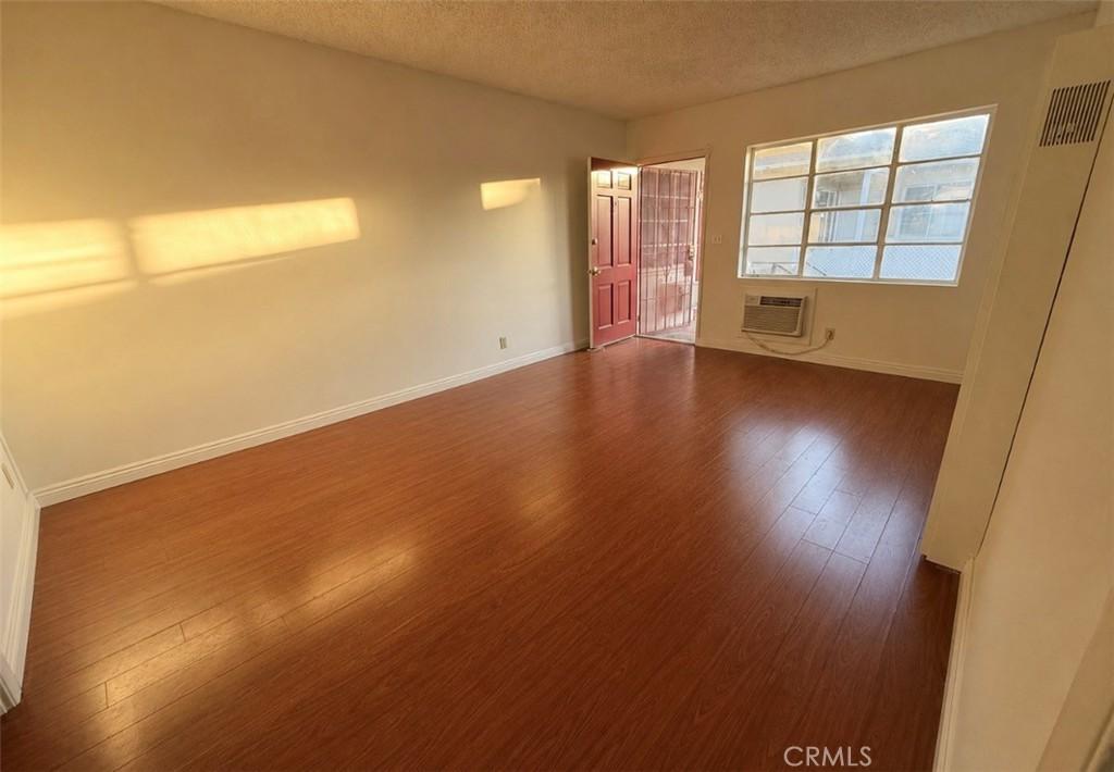 13350 Victory Blvd Van Nuys CA 91401 | MLS #DW26157089 45 MLS #DW26157089 image #0
