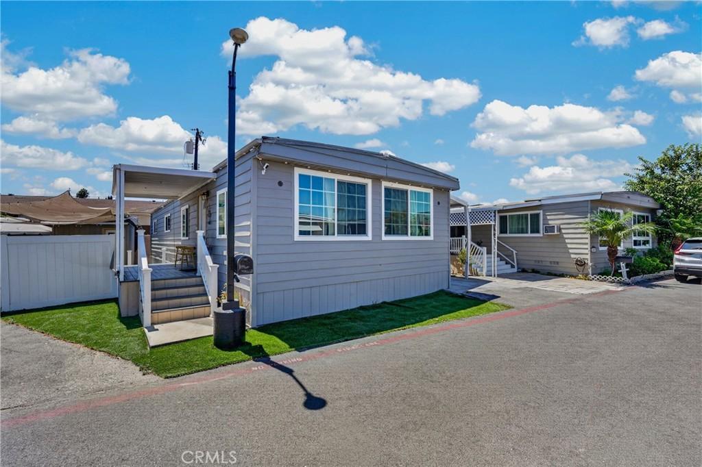 MLS #DW26162368 image #0