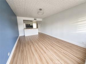 MLS #DW26189536 image #0