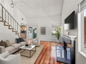 MLS #FR25197993 image #0