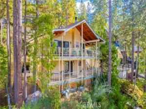 MLS #FR25245193 image #0