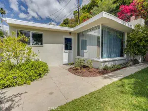 523 Meadows Dr. Glendale