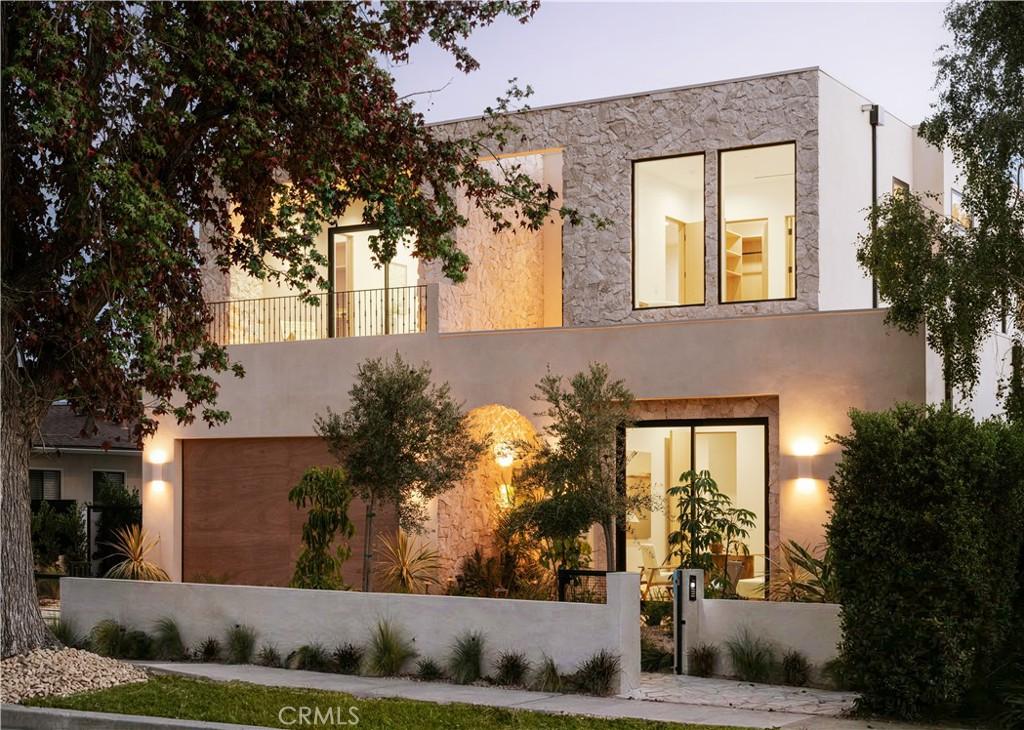 14032 Hartsook Sherman Oaks CA 91423 | MLS #GD26057171 41 MLS #GD26057171 image #0