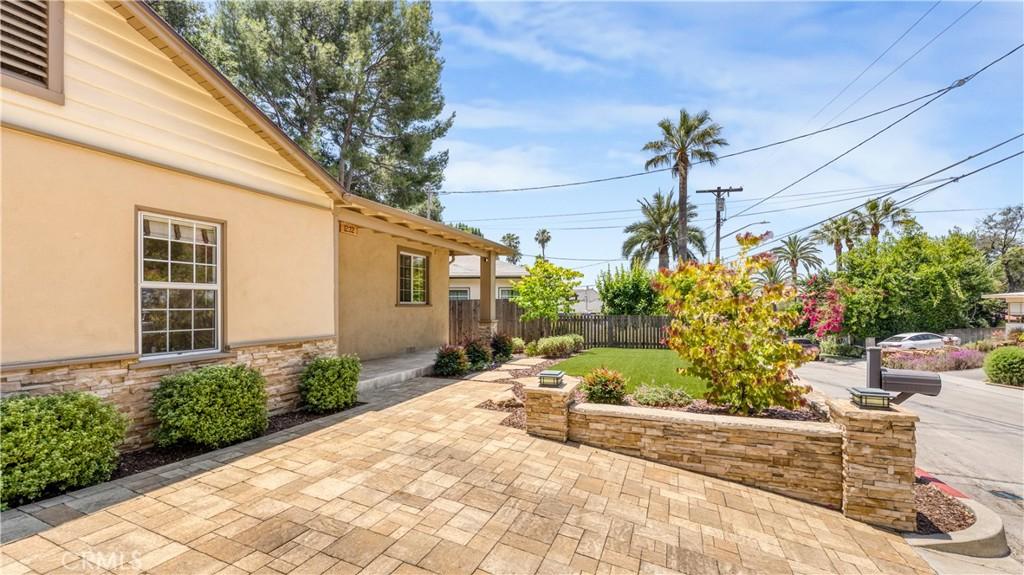 1232 E Elmwood AV Burbank CA 91501 | MLS #GD26136740 45 MLS #GD26136740 image #0