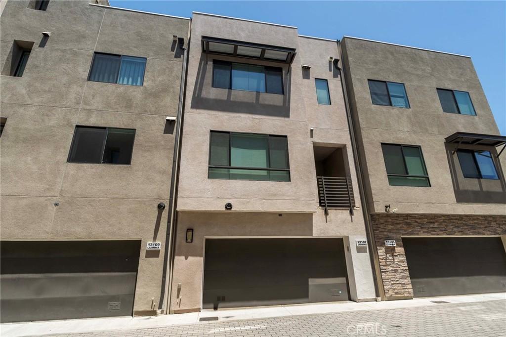 13107 W Lumina WY Valley Glen CA 91401 | MLS #GD26153360 41 MLS #GD26153360 image #0