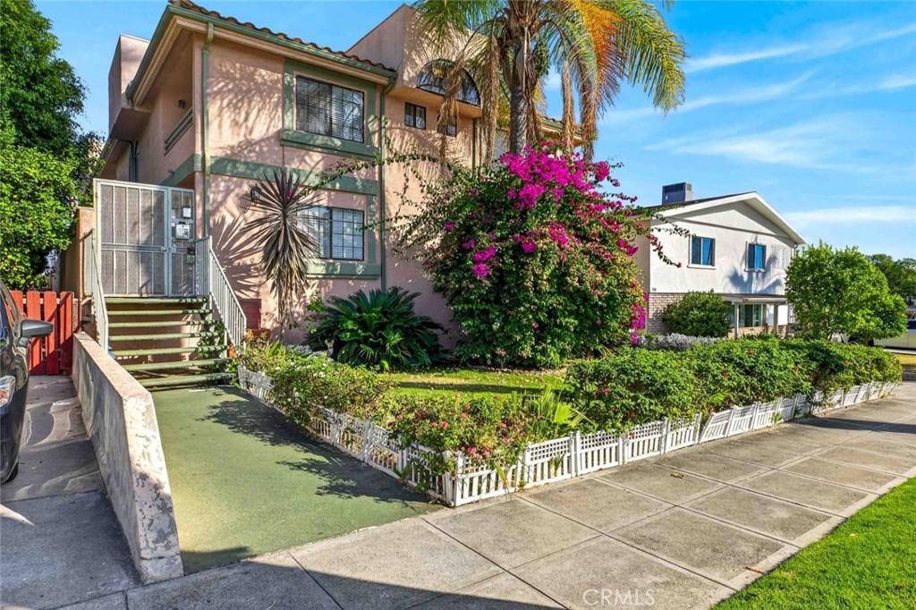 722 E Orange Grove AV #D Burbank CA 91501 | MLS #GD26158919 45 MLS #GD26158919 image #0
