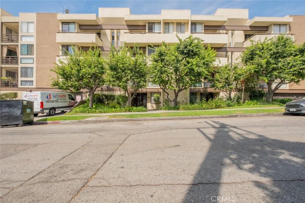 1305 N Columbus AV #112 Glendale CA 91202 | MLS #GD26170885 45 MLS #GD26170885 image #0