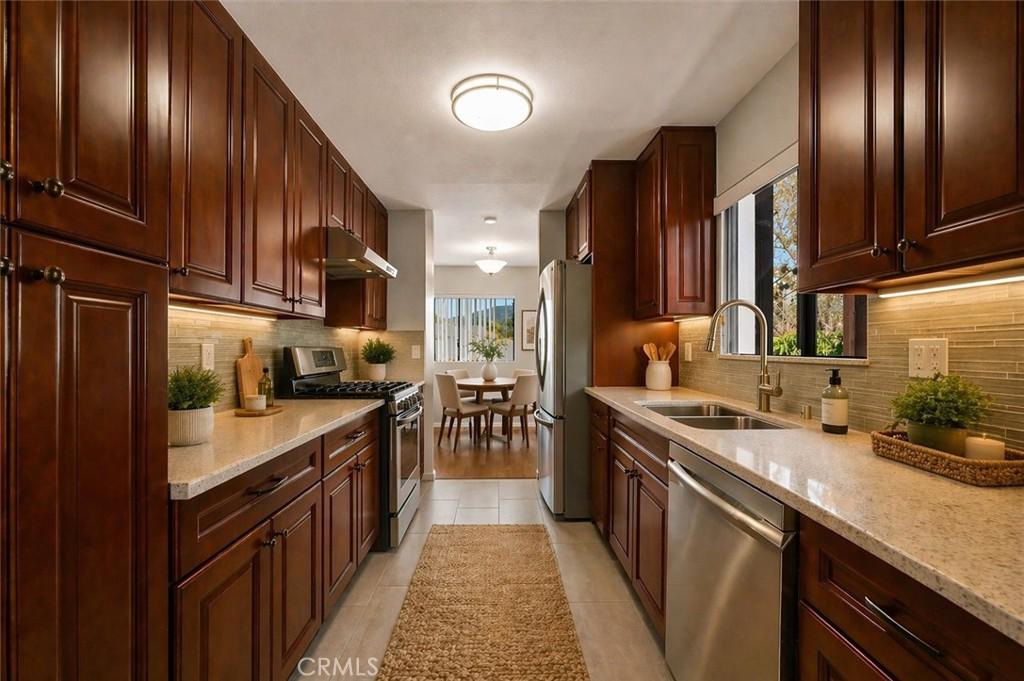1304 Stanley #10 Glendale CA 91206 | MLS #GD26192620 45 MLS #GD26192620 image #0