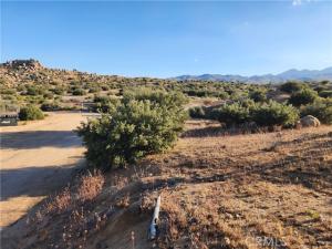 AC Oak Drive Pioneertown CA 92268 | MLS #HD24131813 41 MLS #HD24131813 image #0