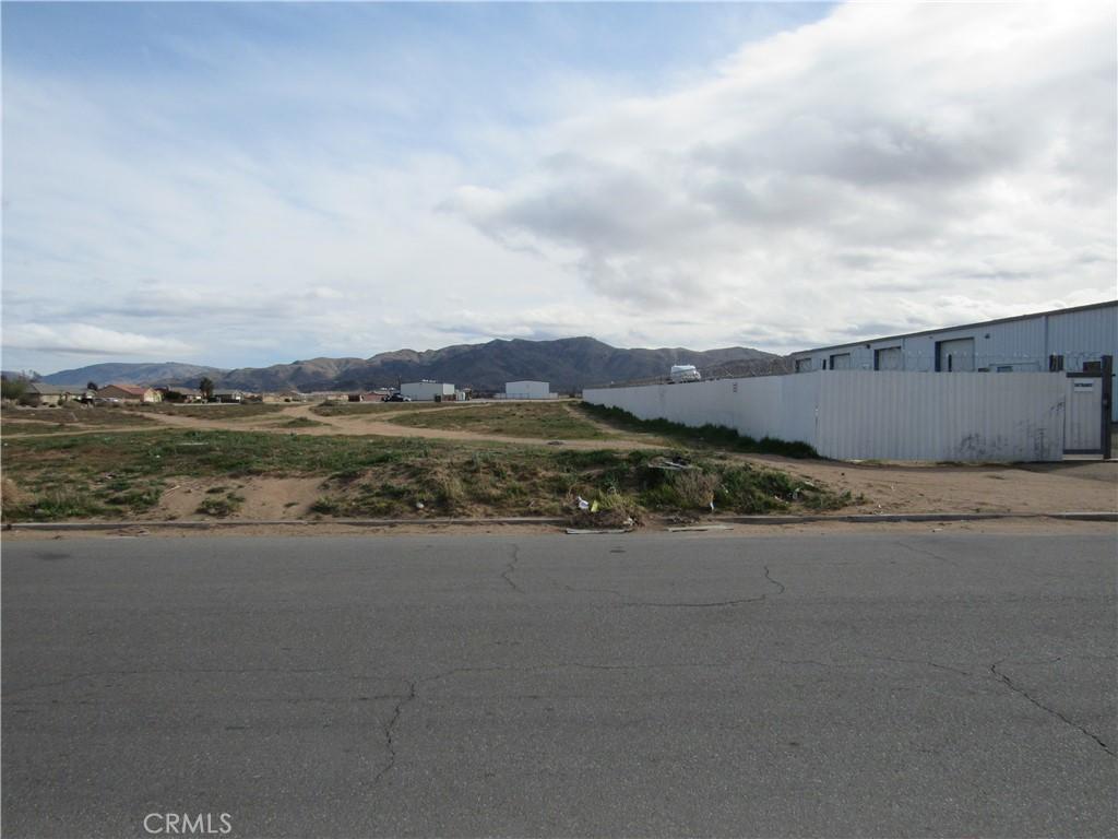Pioneer Apple Valley CA 92307 | MLS #HD26176649 83 MLS #HD26176649 image #0