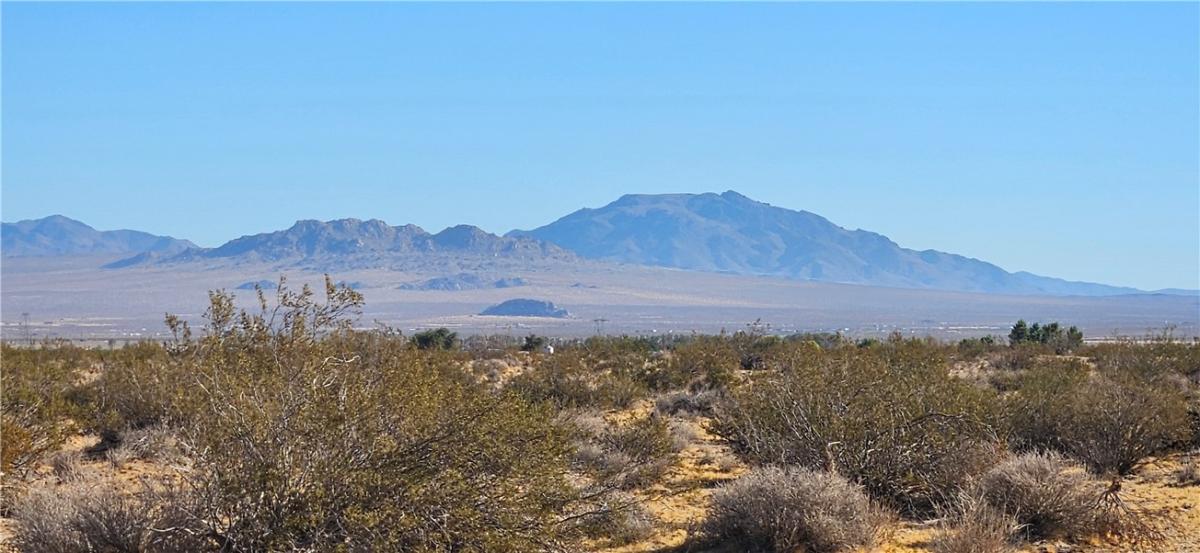 802 Lincoln Lucerne Valley CA 92356 | MLS #HD26194280 41 MLS #HD26194280 image #0