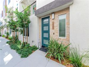 Townhouse listings in Gardena CA 37 MLS #IG26182271 image #0