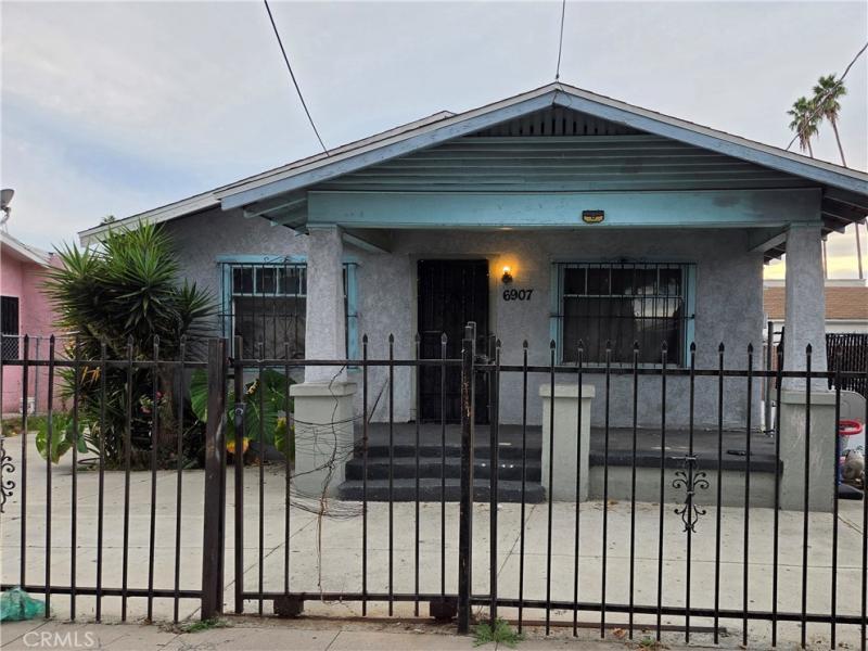 6907 Menlo ST Los Angeles CA 90044 | MLS #IG26212622 45 MLS #IG26212622 image #0