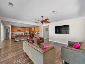 MLS #IV25157270 image #0