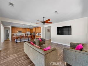 MLS #IV25157270 image #0