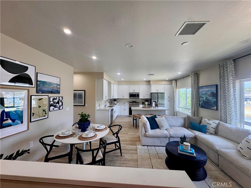 MLS #IV25158152 image #0