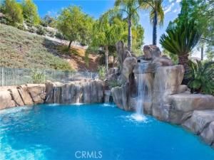 MLS #IV25174706 image #0