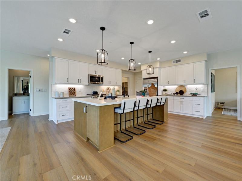 MLS #IV25196322 image #0