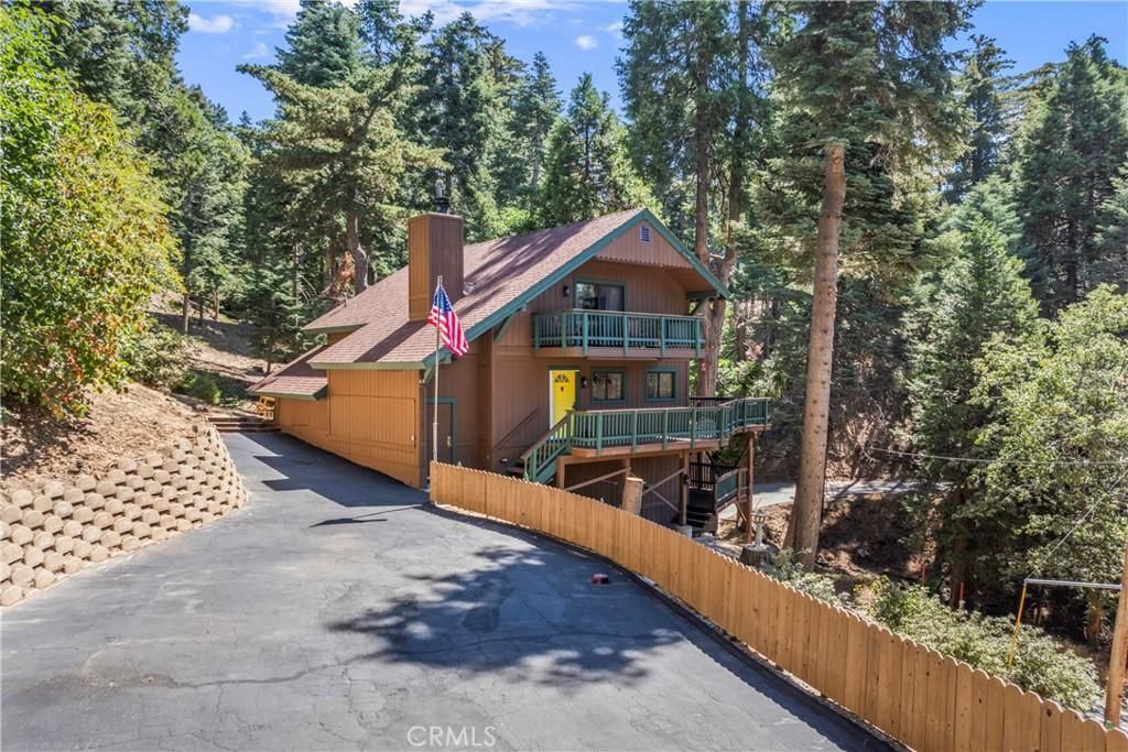 MLS #IV25220755 image #0