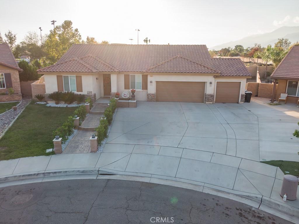 MLS #IV25226048 image #0