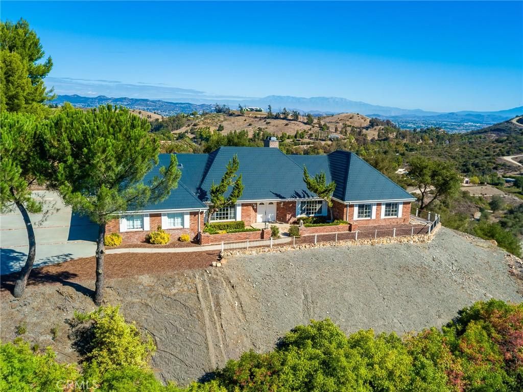 MLS #IV25241449 image #0