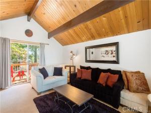 MLS #IV25242711 image #0