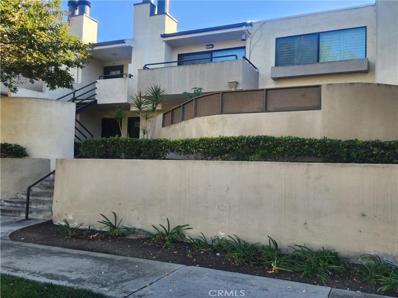 MLS #IV25255815 image #0