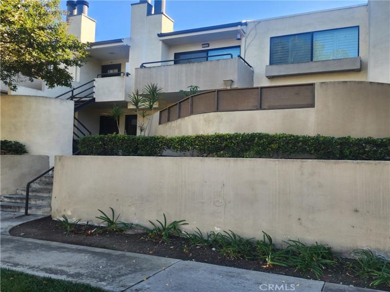 MLS #IV25255815 image #0