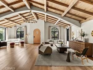 MLS #IV25260838 image #0