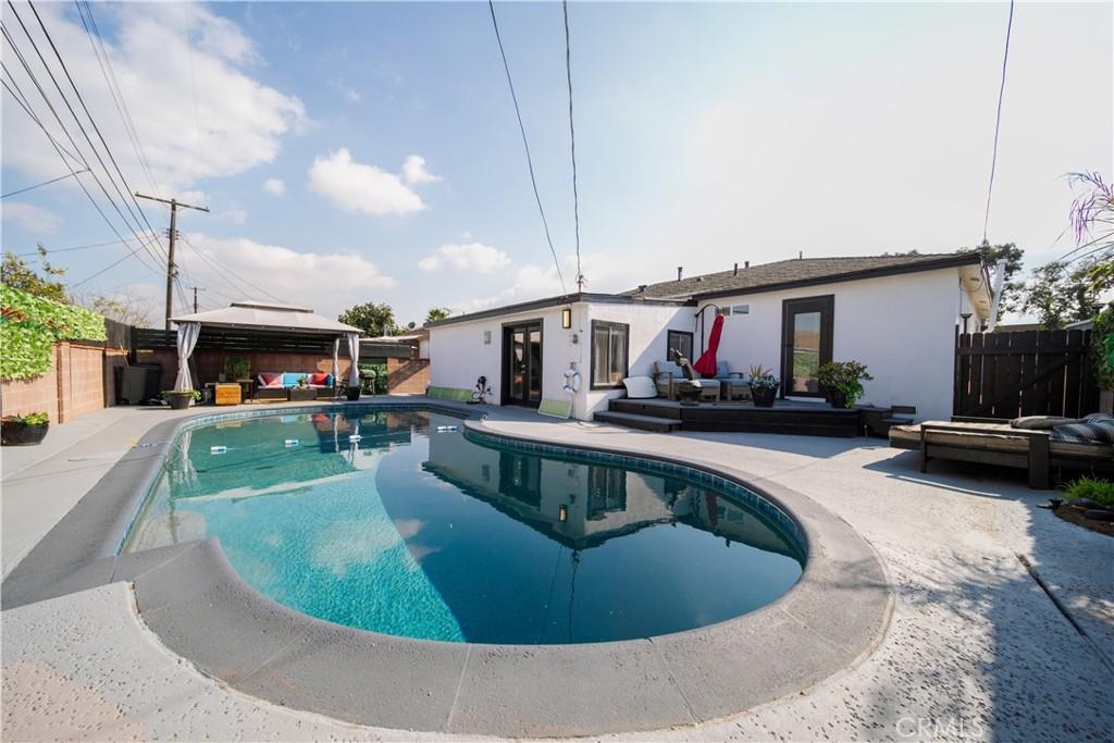 MLS #IV25266044 image #0