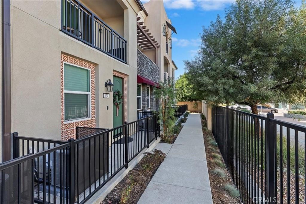 MLS #IV25267052 image #0