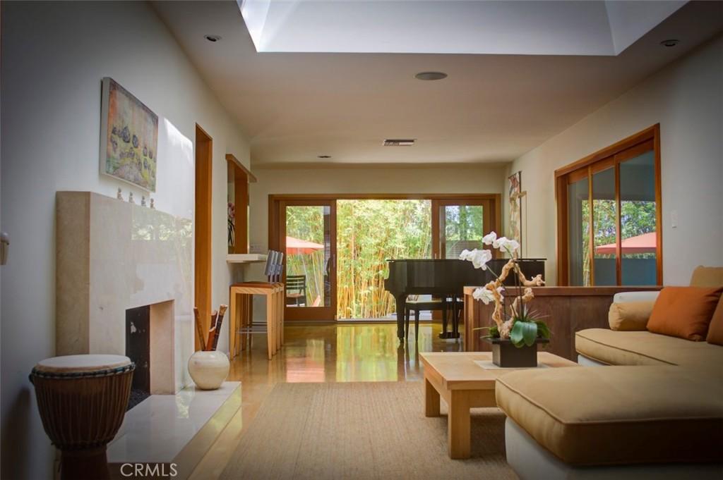 MLS #IV25270109 image #0